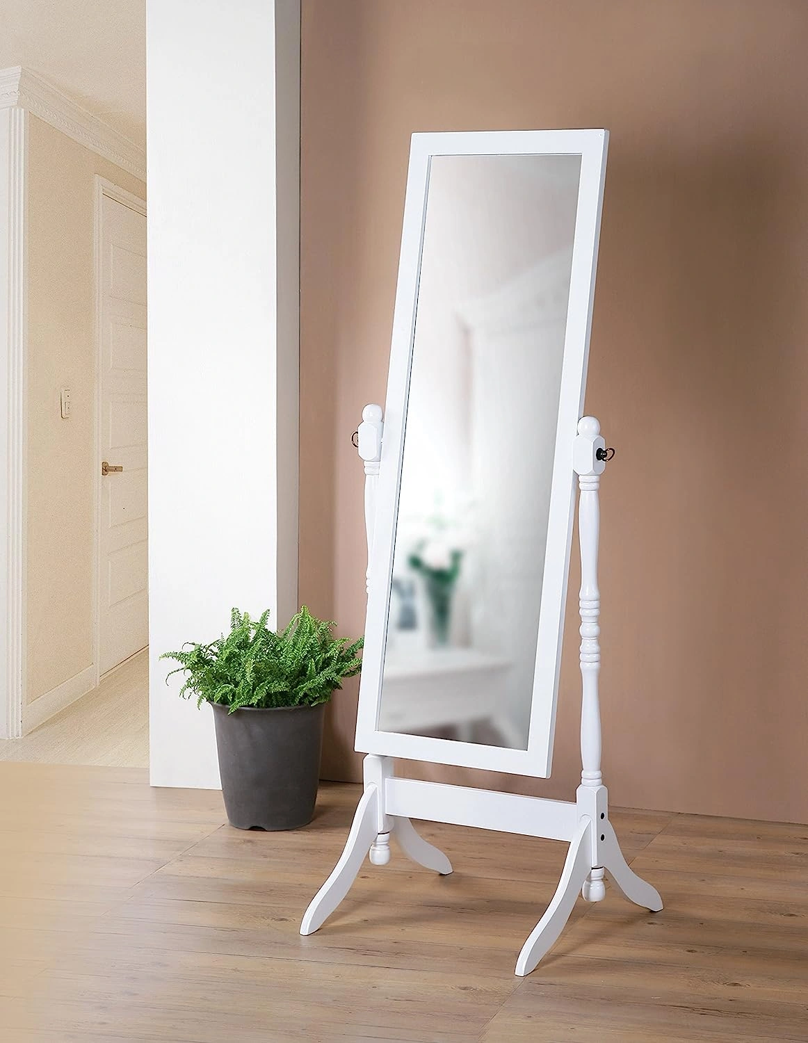 Eleganckie Białe Lustro Stojące z Kręconą Ramą: Urok Sypialni w Stylu Prowansalskim!